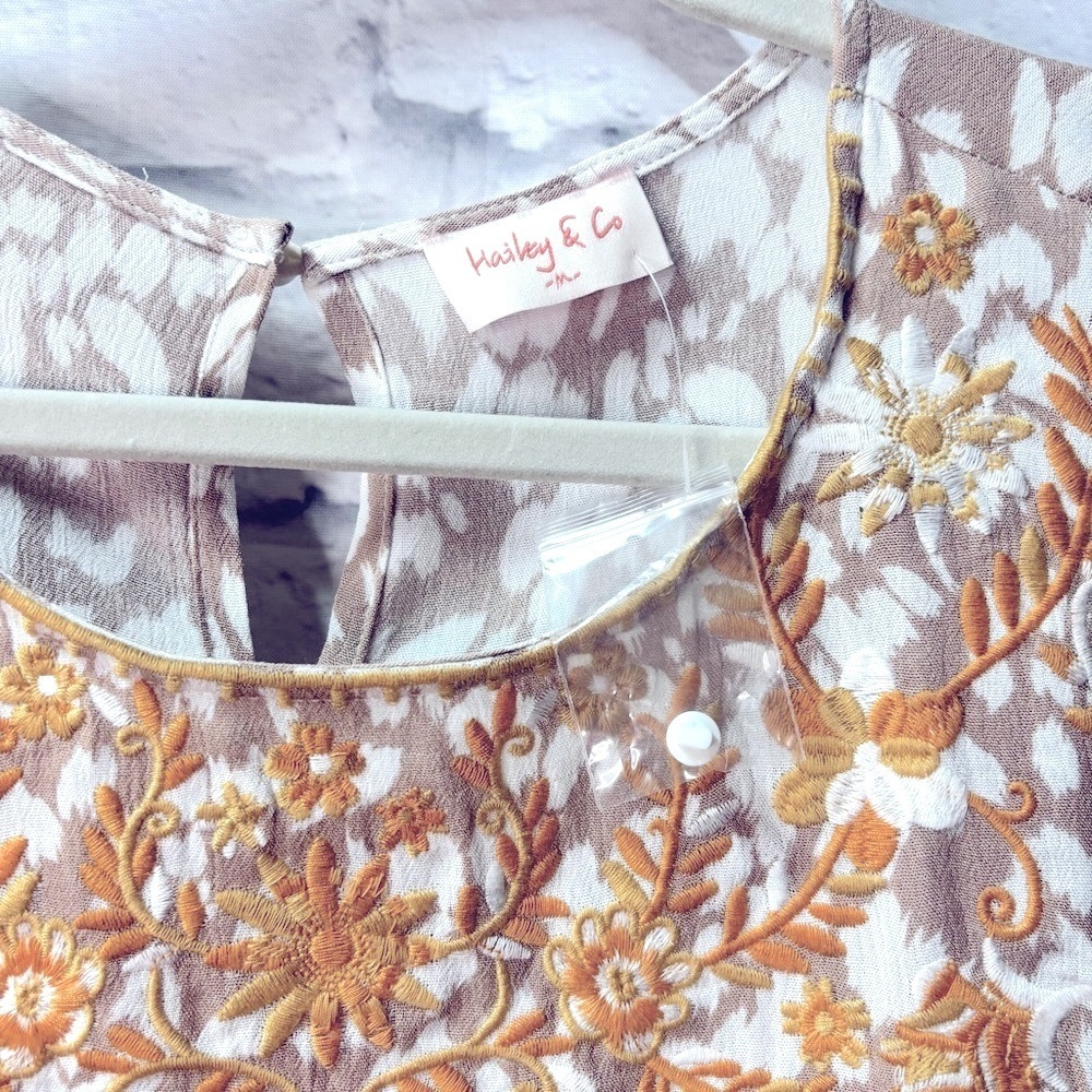 Flowy Blouse - Picture 3 of 7